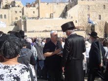 Zev sharing with Rabbi Steig 2